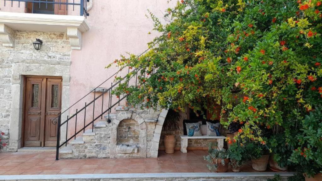 Villa Archontiko Kamilari Bagian luar foto